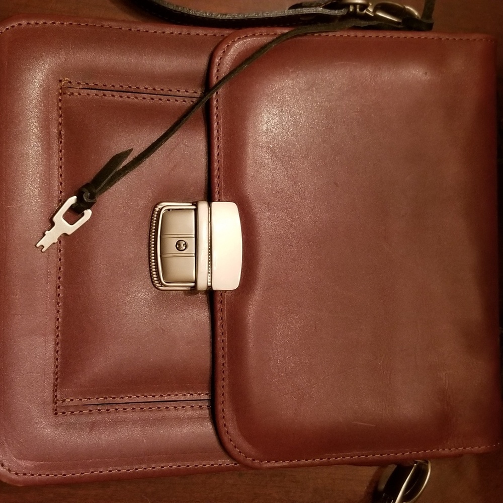 **SALE AS IS***Leather and suede crossbody